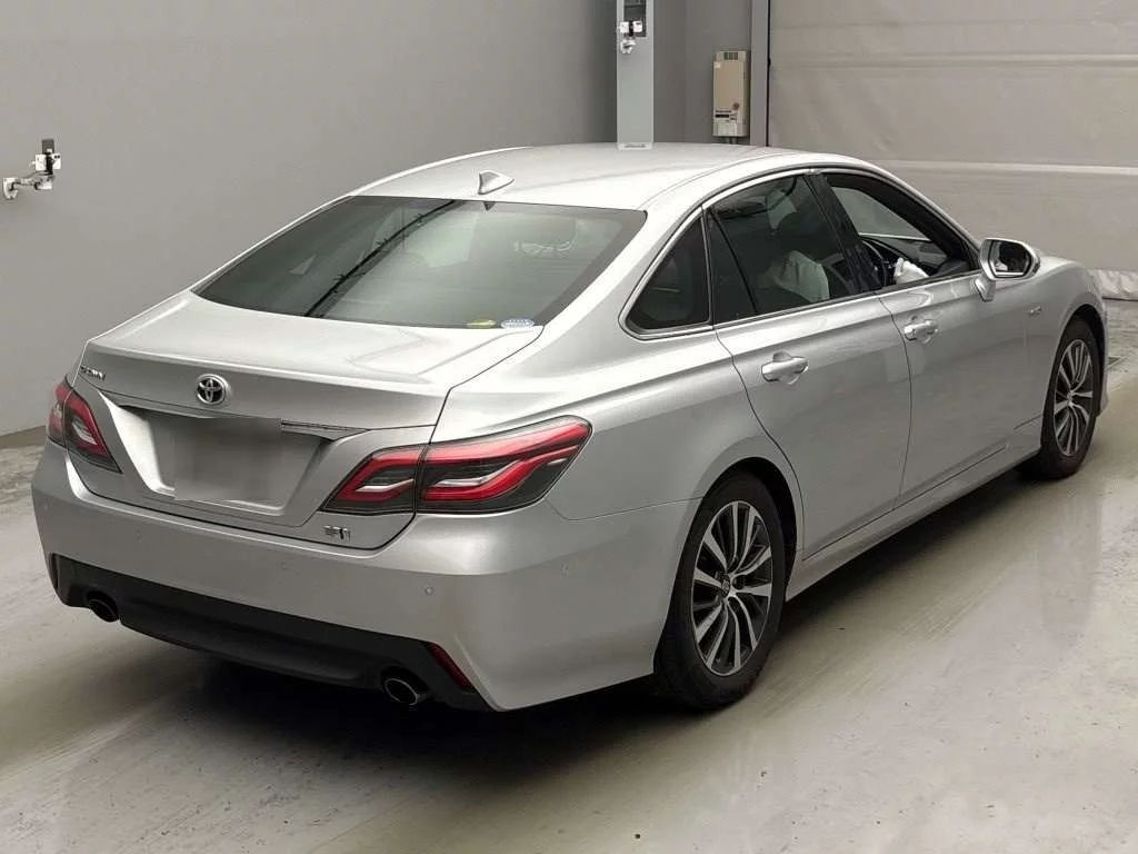 Toyota Crown  с аукциона в Японии