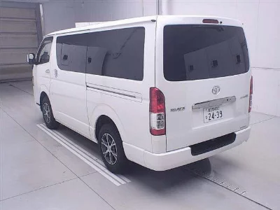 TOYOTA HIACE