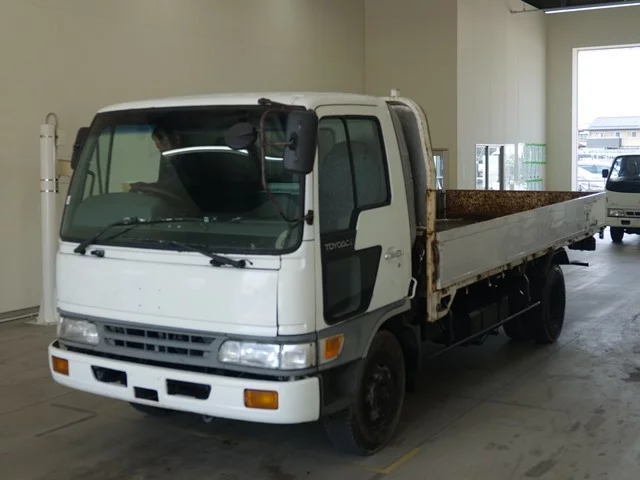 Toyota ToyoAce  с аукциона в Японии