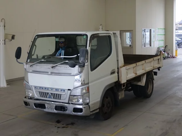 Mitsubishi Fuso Canter  с аукциона в Японии