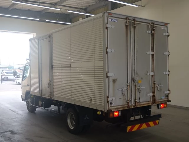 Mitsubishi Fuso Canter  с аукциона в Японии