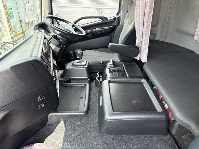 Hino Profia  с аукциона в Японии