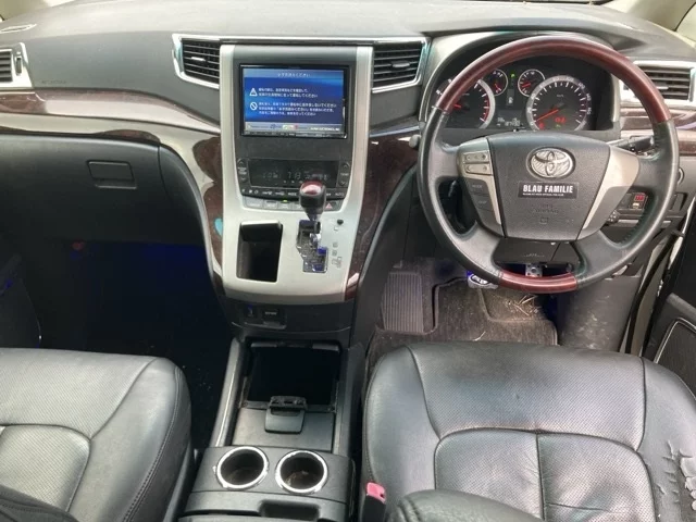 Toyota Vellfire  с аукциона в Японии