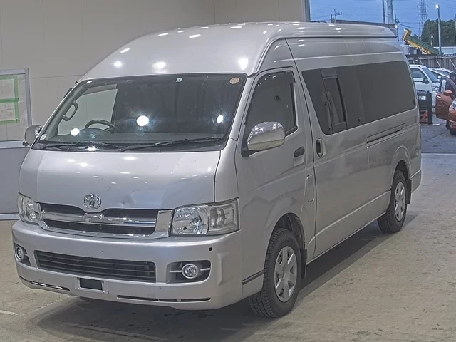 Toyota RegiusAce  с аукциона в Японии