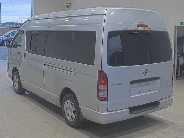 Toyota RegiusAce  с аукциона в Японии