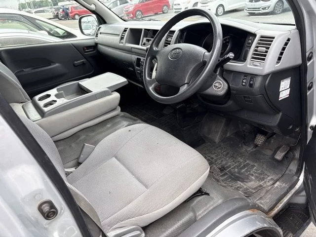 Toyota RegiusAce  с аукциона в Японии