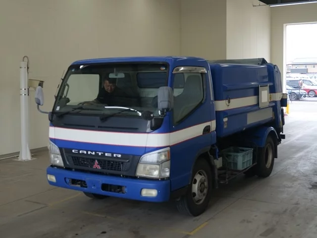Mitsubishi Fuso Canter  с аукциона в Японии