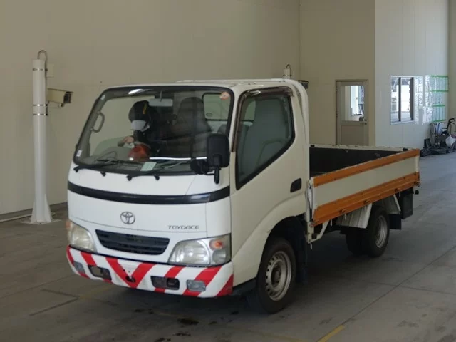 Toyota ToyoAce  с аукциона в Японии
