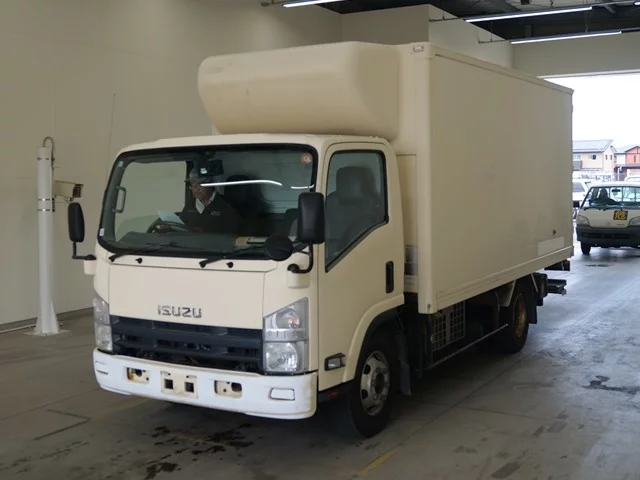 Isuzu Elf  с аукциона в Японии