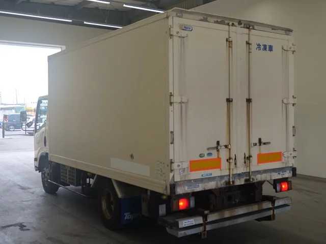 Isuzu Elf  с аукциона в Японии