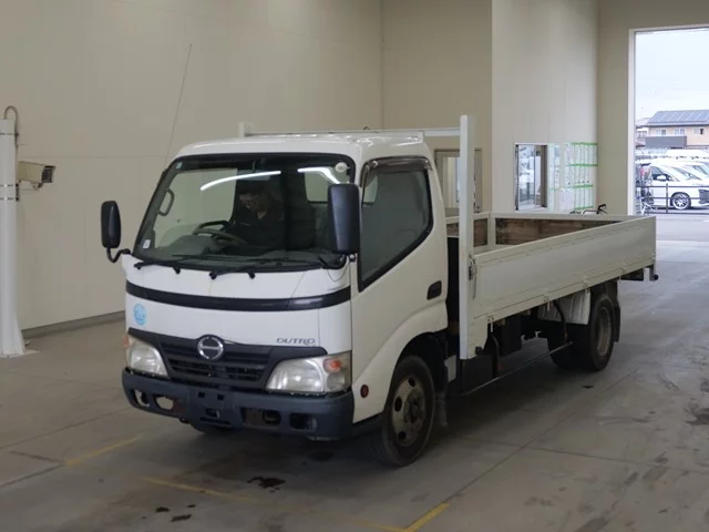 Hino Dutro  с аукциона в Японии