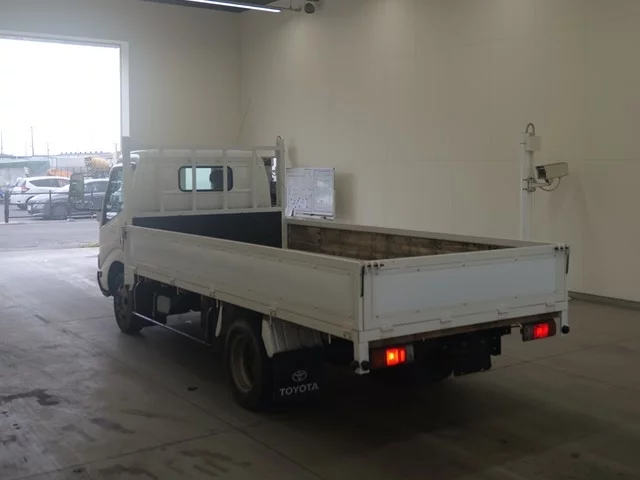 Hino Dutro  с аукциона в Японии