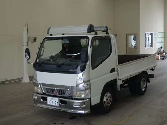 Mitsubishi Fuso Canter  с аукциона в Японии