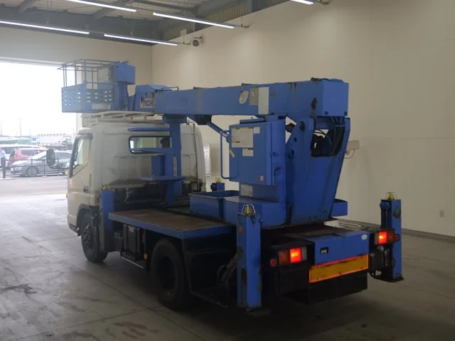 Mitsubishi Fuso Canter  с аукциона в Японии