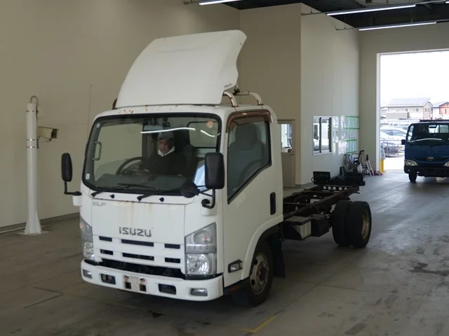 Isuzu Elf  с аукциона в Японии