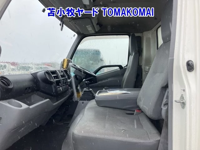 Hino Dutro  с аукциона в Японии