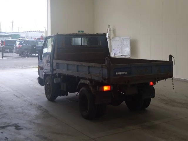 Toyota Dyna  с аукциона в Японии