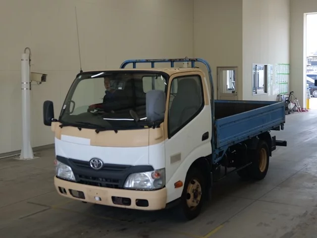 Toyota ToyoAce  с аукциона в Японии