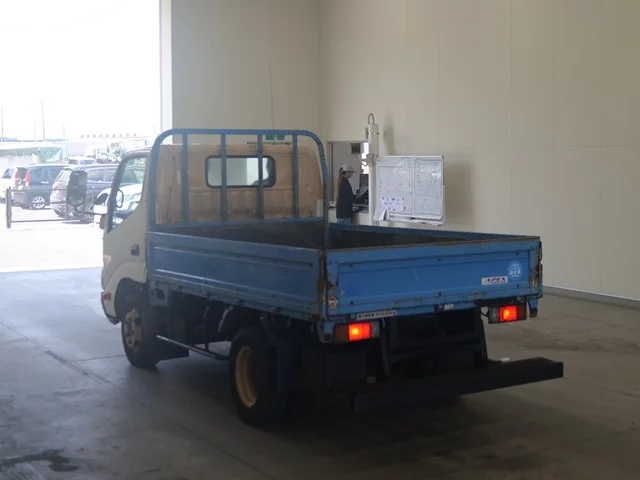 Toyota ToyoAce  с аукциона в Японии