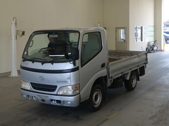 Toyota ToyoAce  с аукциона в Японии