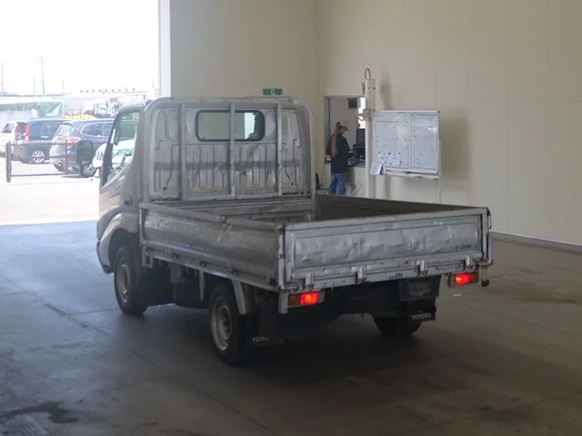 Toyota ToyoAce  с аукциона в Японии