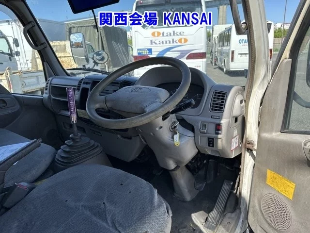 Toyota Dyna  с аукциона в Японии