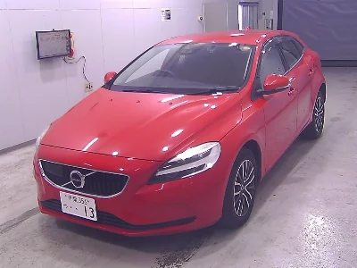 VOLVO V40