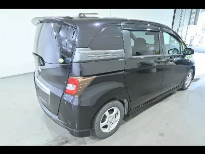 Honda Freed Spike