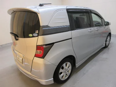 Honda Freed Spike