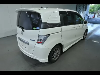 Honda Freed Spike