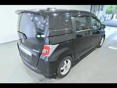 Honda Freed Spike