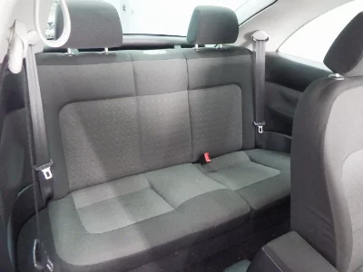 VOLKSWAGEN NEW BEETLE