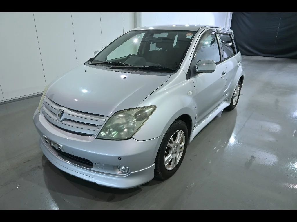 Toyota Ist  с аукциона в Японии