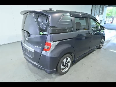 Honda Freed Spike