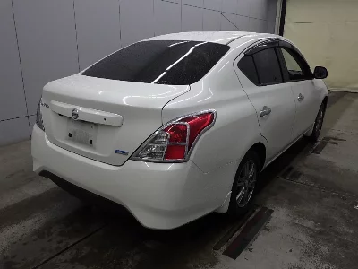 Nissan Tiida Latio