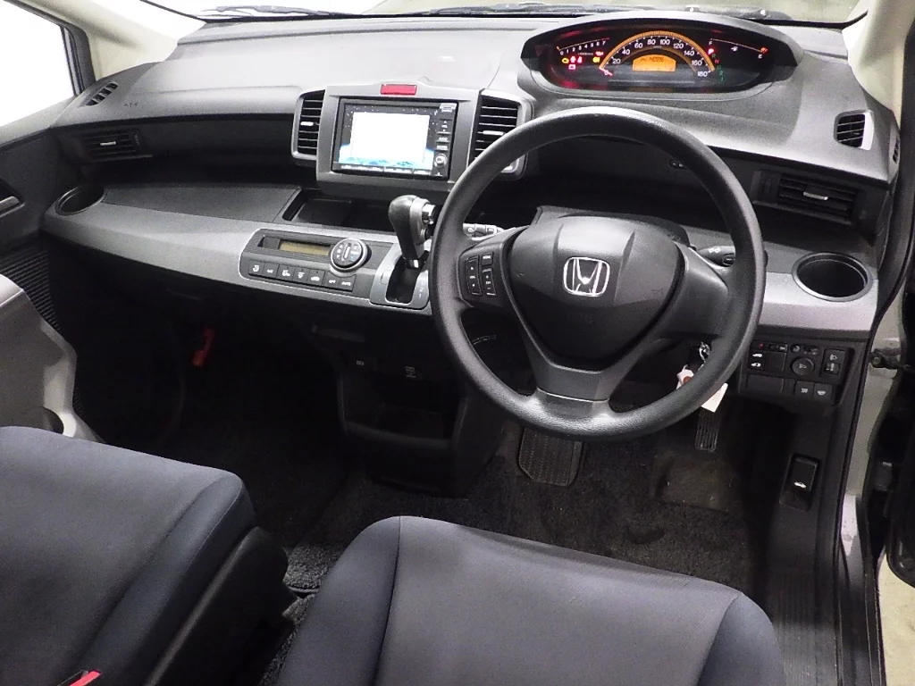 Honda Freed  с аукциона в Японии