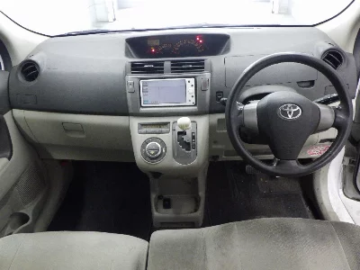 Toyota Passo Sette
