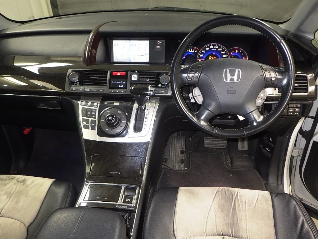 Honda Elysion  с аукциона в Японии