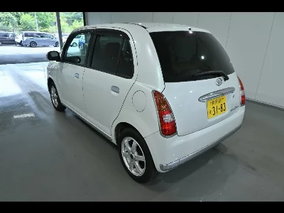 Daihatsu Mira Gino