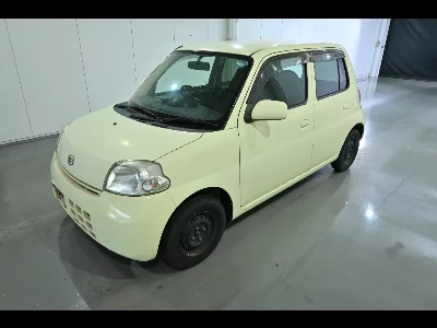 Daihatsu Esse