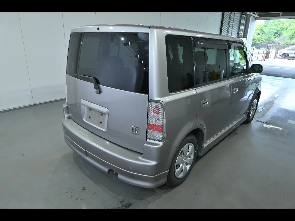 Toyota bB  с аукциона в Японии
