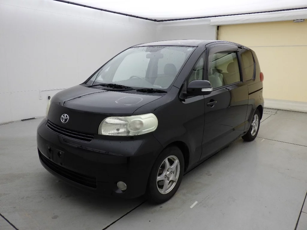 Toyota Porte  с аукциона в Японии