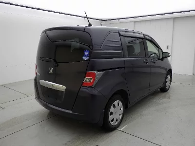 Honda Freed Spike