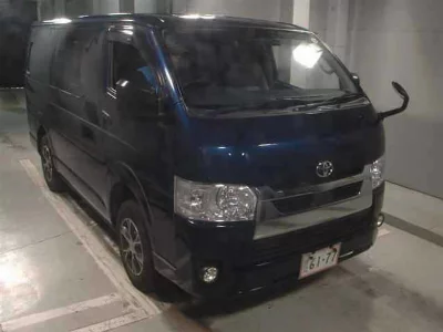 TOYOTA HIACE VAN