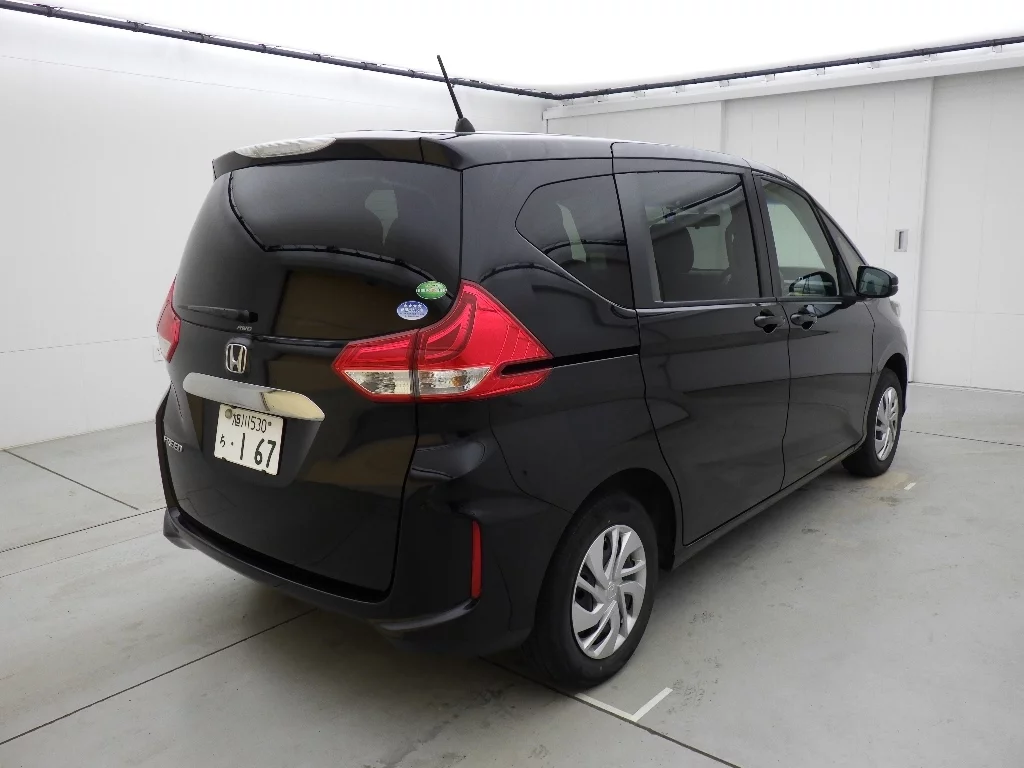 Honda Freed  с аукциона в Японии