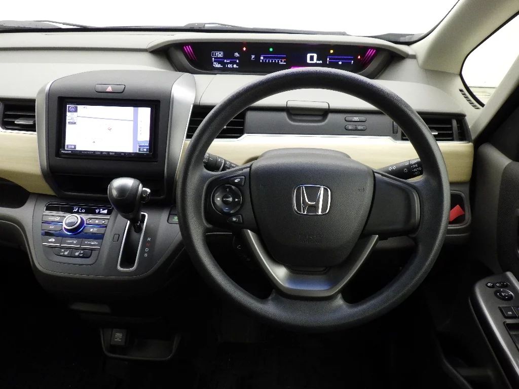 Honda Freed  с аукциона в Японии