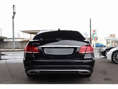 MERCEDES BENZ E CLASS