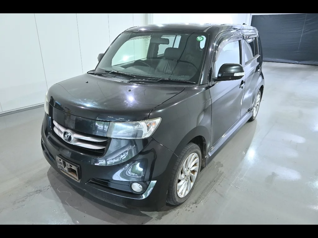 Toyota bB  с аукциона в Японии