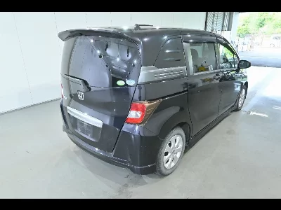Honda Freed Spike