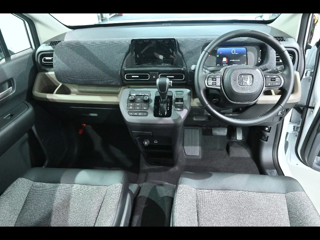 Honda Freed  с аукциона в Японии